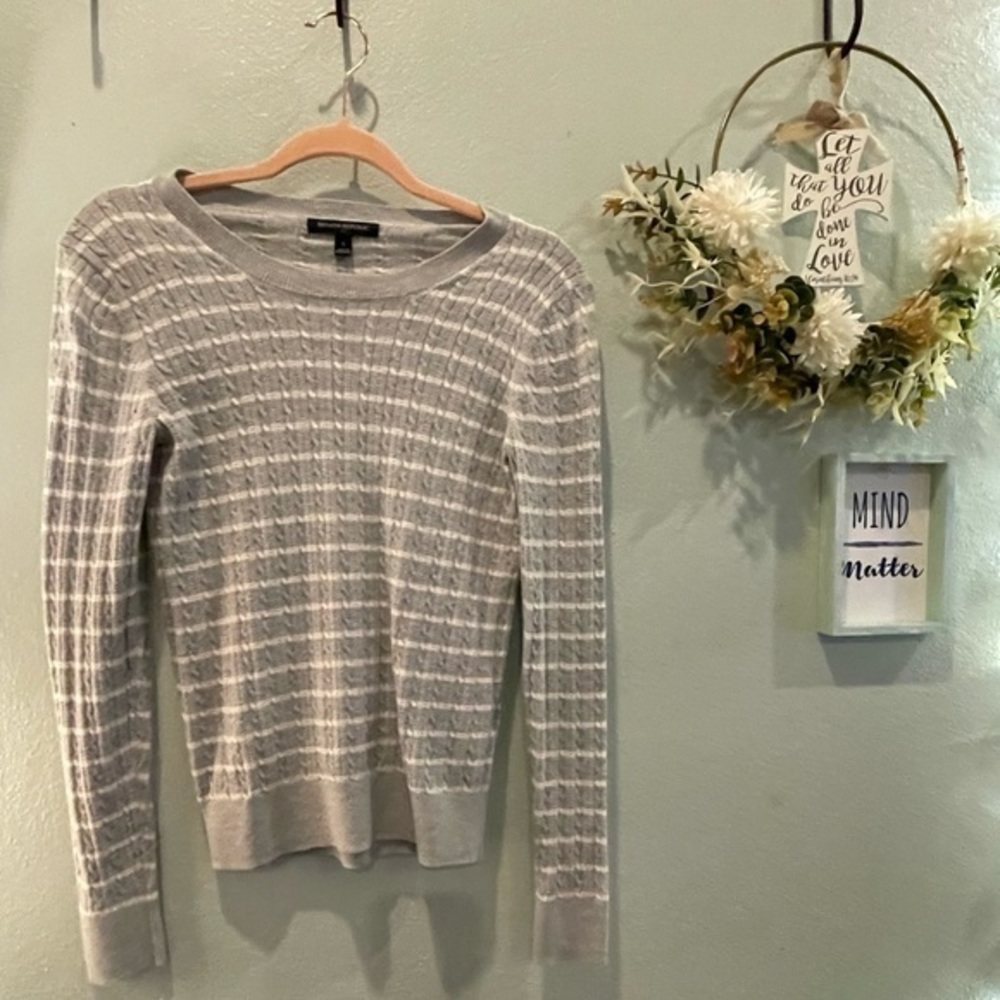 Banana republic sweater size small